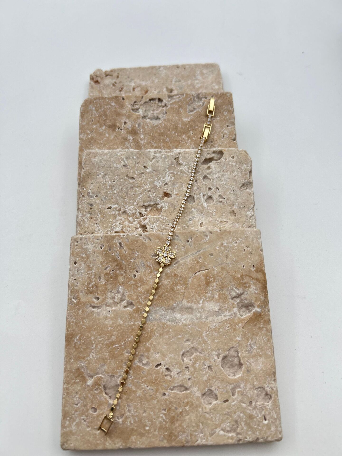 Çelik Ezme Modelli Su Yolu Bileklik // BILEK-6303