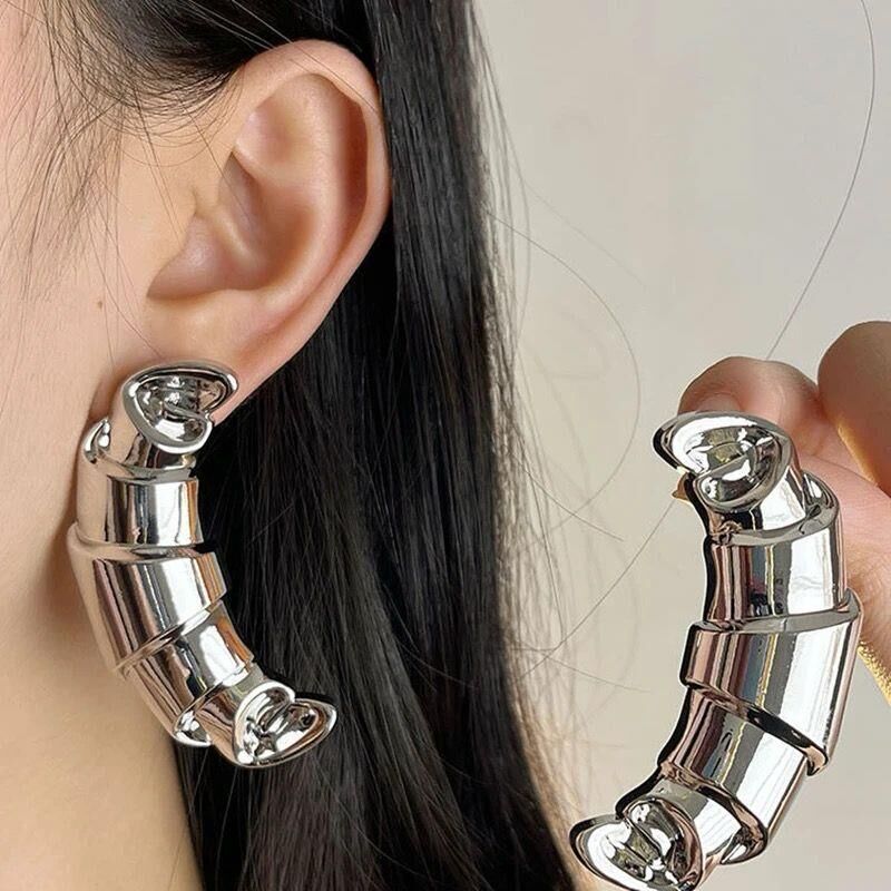 VİP Kruvasante Küpe Silver Renk // K-İTH-770