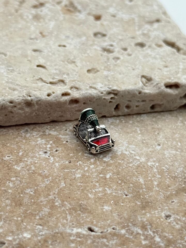 PNDR Charm // CHARM-795