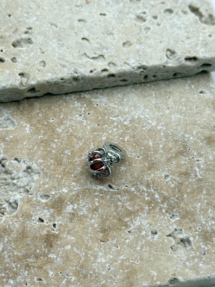 PNDR Charm // CHARM-821