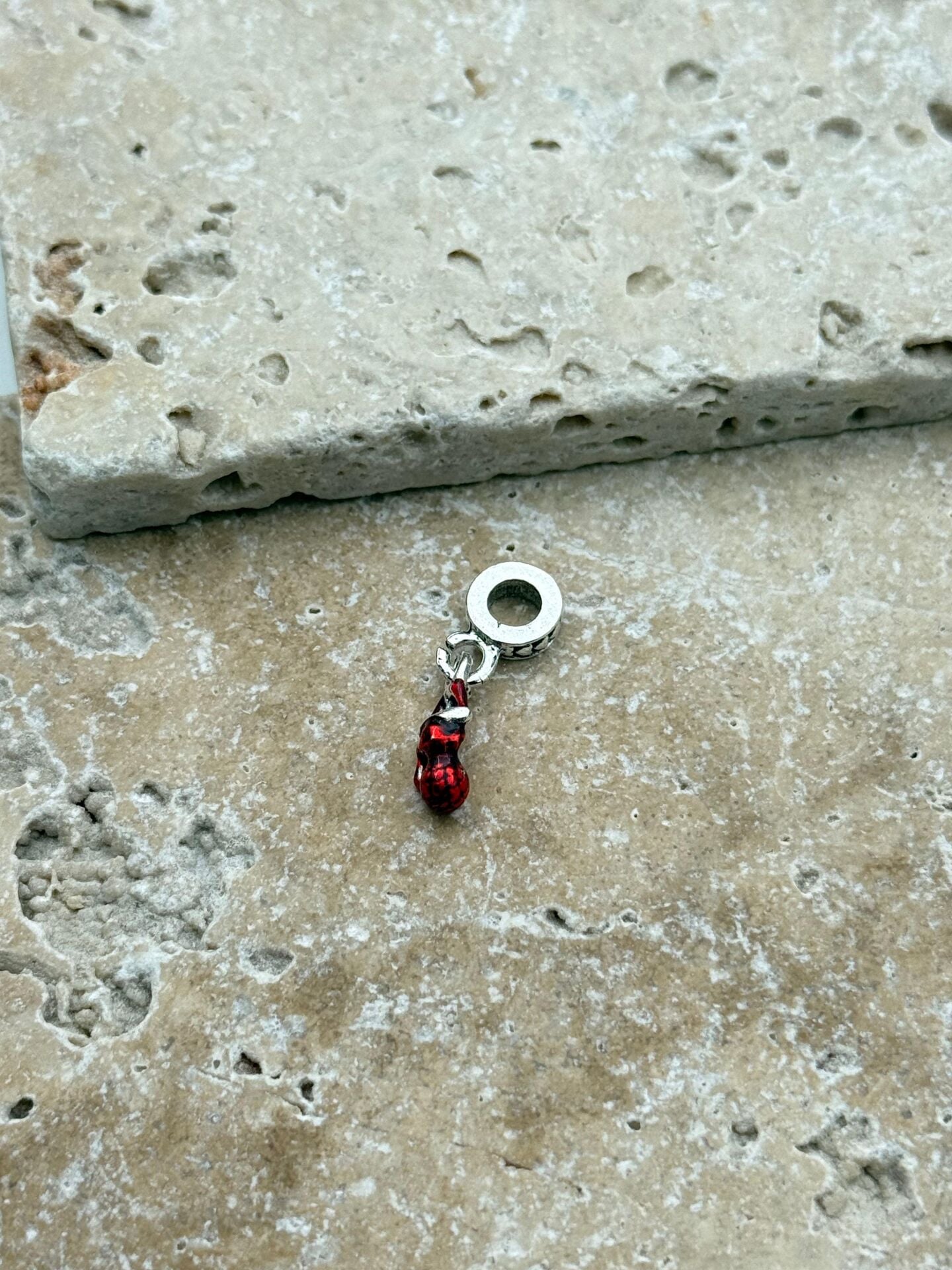 PNDR Charm // CHARM-822