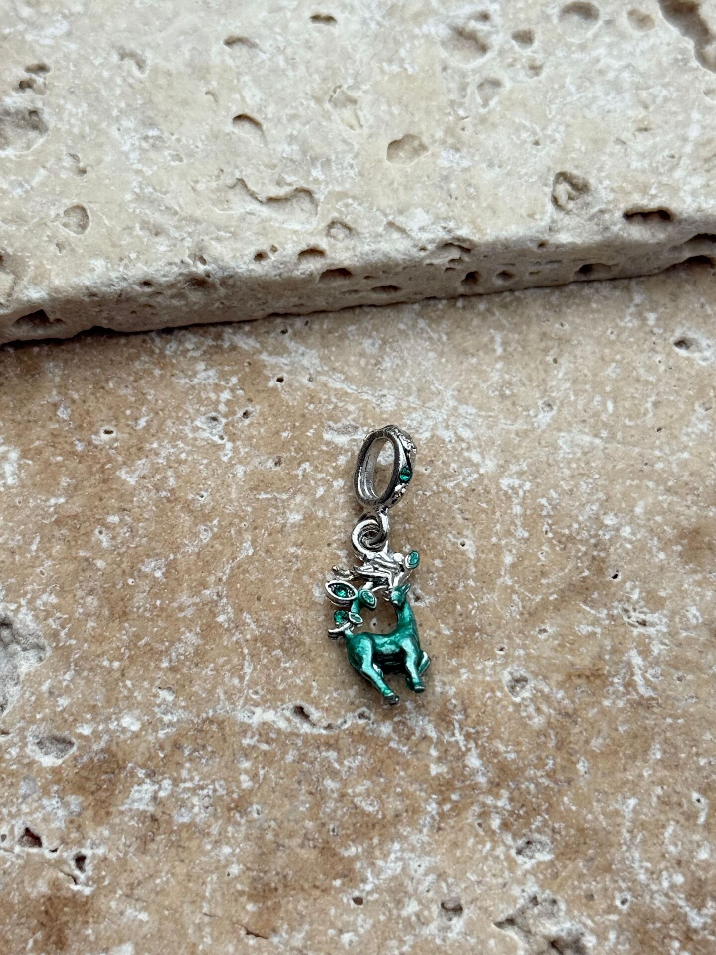 PNDR Charm // CHARM-823