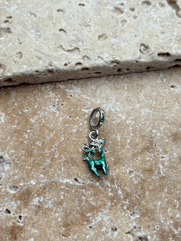 PNDR Charm // CHARM-823