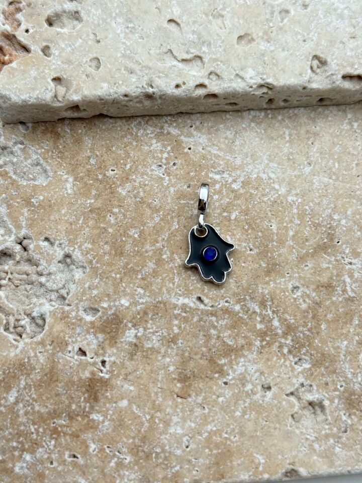 PNDR Charm // CHARM-842