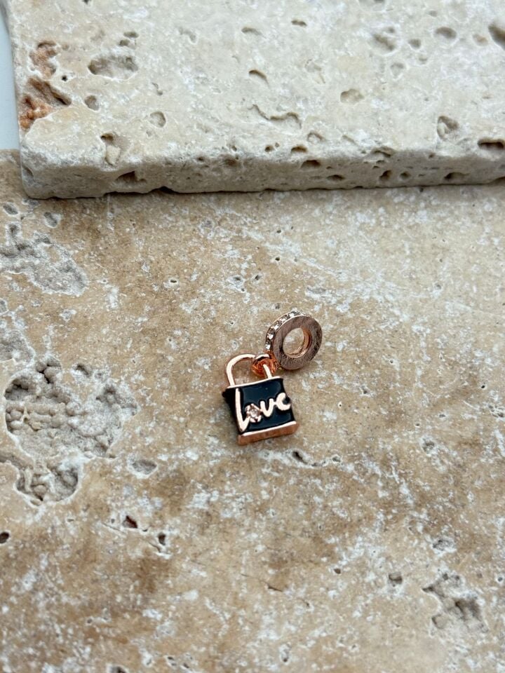 PNDR Charm // CHARM-852