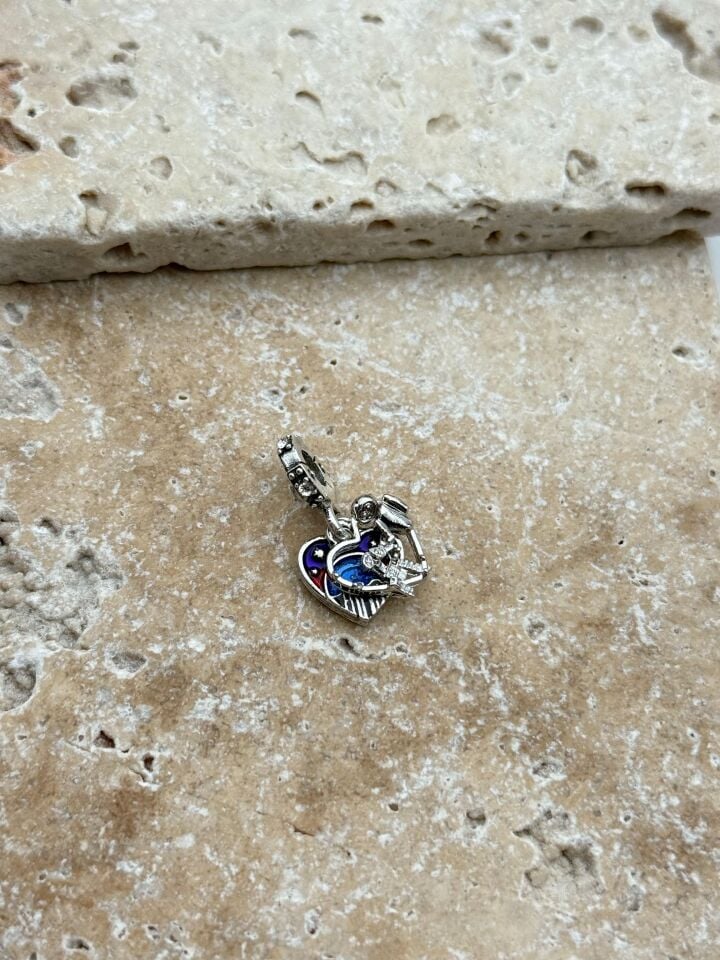 PNDR Charm // CHARM-857