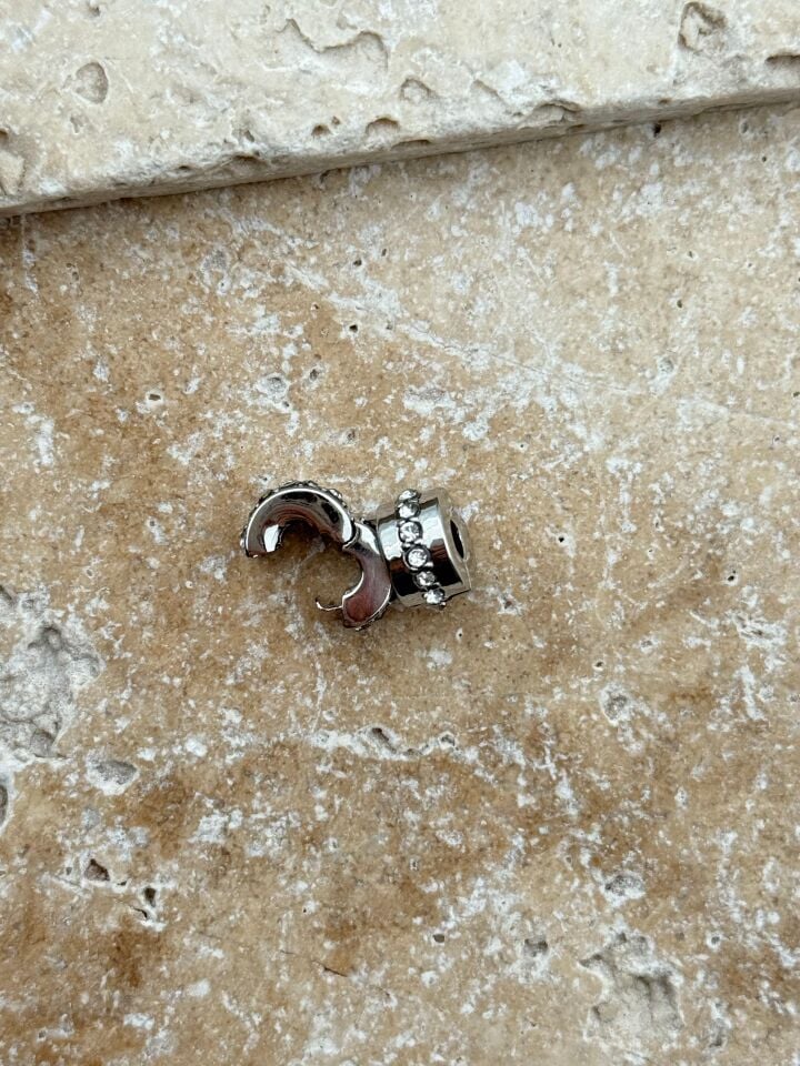 PNDR Charm // CHARM-863