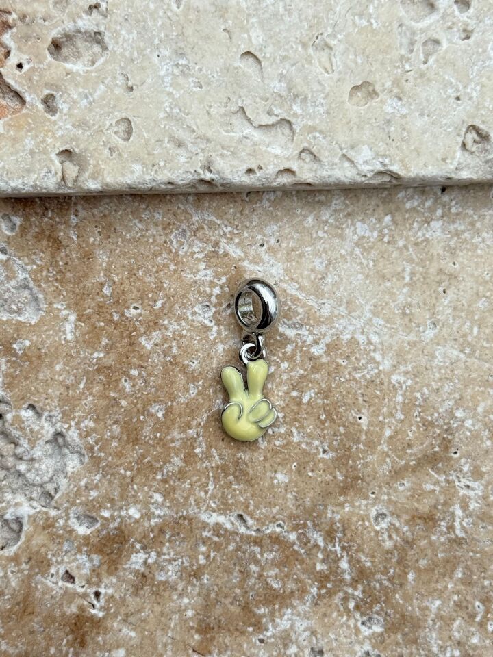 PNDR Charm // CHARM-881