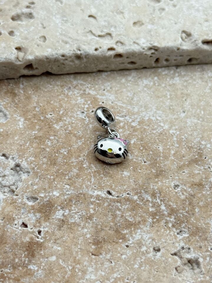 PNDR Charm // CHARM-882