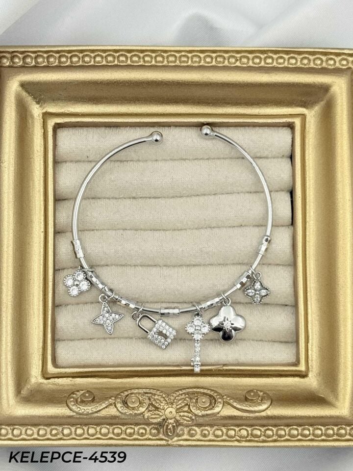 Çelik Charmlı Bileklik // KELEPCE-4539