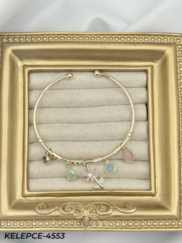 Çelik Charmlı Bileklik // KELEPCE-4553