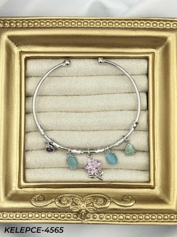 Çelik Charmlı Bileklik // KELEPCE-4565